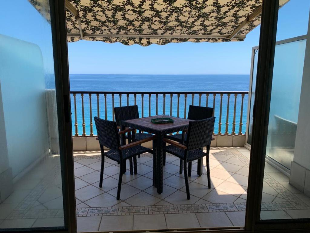 Appartement Front De Mer - Promenade Des Anglais Nice Exterior photo